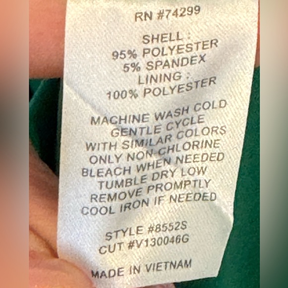 Enfocus Studio Dress Sz 14 w/belt small snag on neckline - Picture 4 of 4